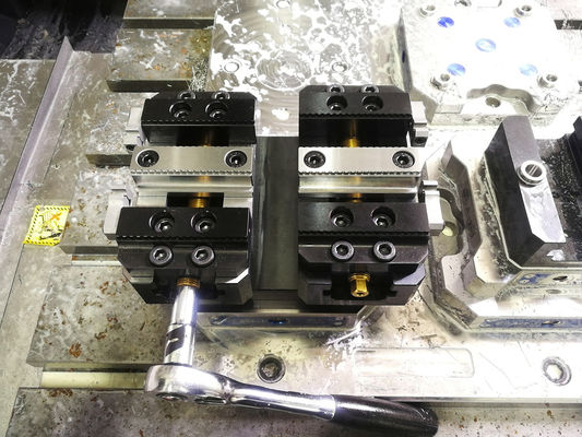 Thiết bị cố định trục 3Kg Phạm vi kẹp 50mm Thép không gỉ Vise 4 trục